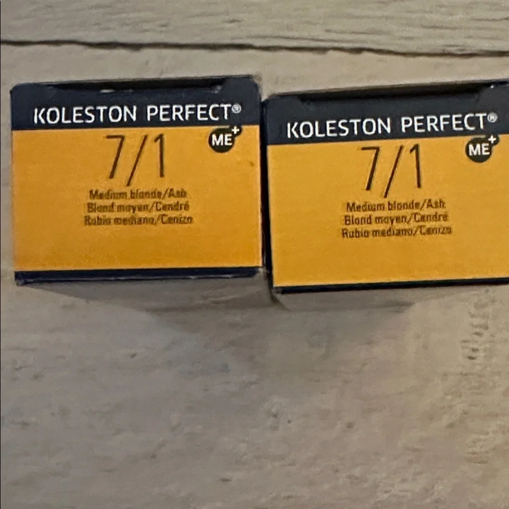 Wella Koleston Perfect Me+ 7/1 Medium Blonde/Ash
2-2oz 7/1 permanent Hair Color - Picture 2 of 3